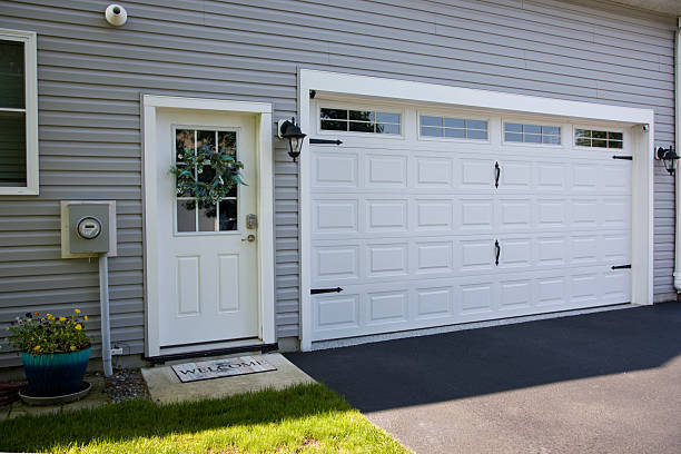 24/7 Emergency Garage Door Panel Replacement experts in Silver Grove, KY